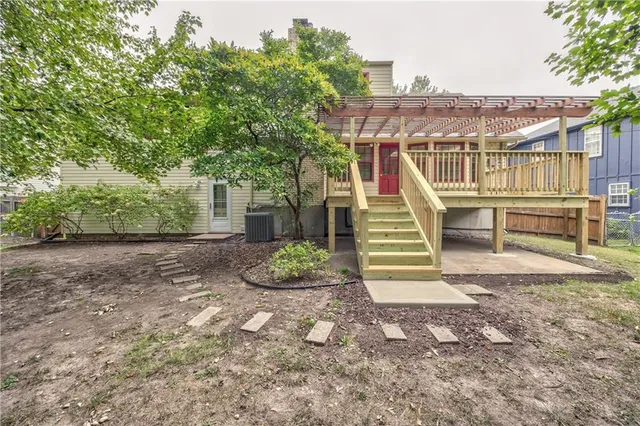 $395,000 | 9712 Craig Drive, Overland Park, KS 66212