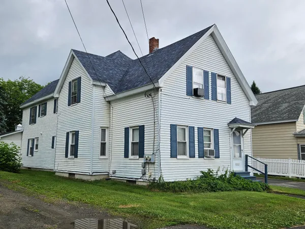 $319,000 | 8 Pleasant Street, Fairfield, ME 04937