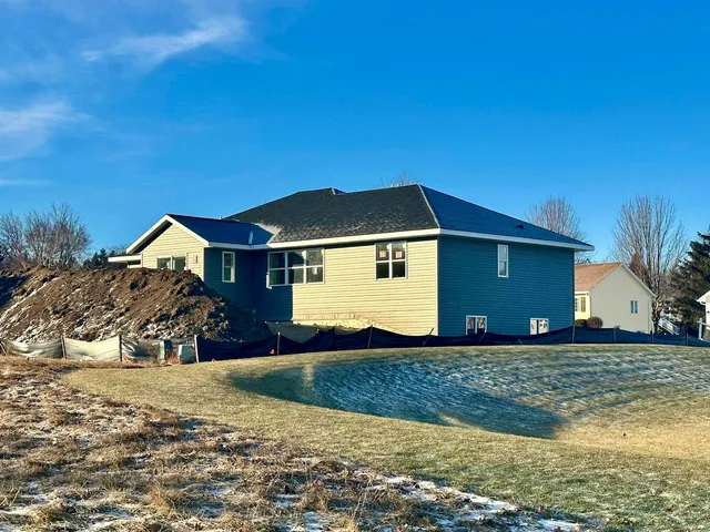 $449,900 | 341 Leona Way, Oakfield, WI 53065