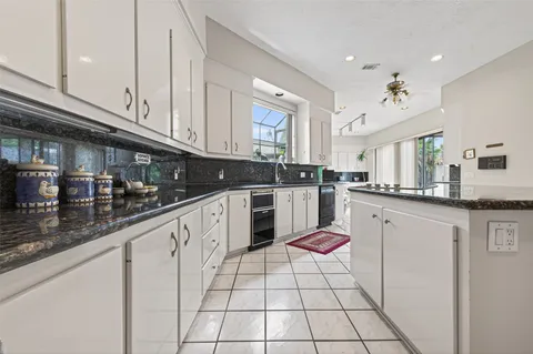 $749,000 | 8103 Lake Edge Court, Houston, TX 77071