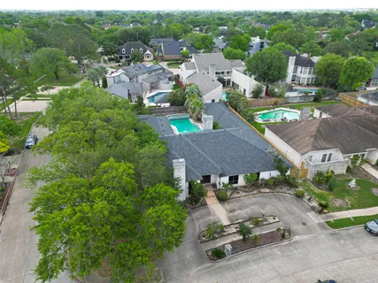 $749,000 | 8103 Lake Edge Court, Houston, TX 77071