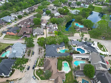 $749,000 | 8103 Lake Edge Court, Houston, TX 77071