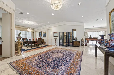 $749,000 | 8103 Lake Edge Court, Houston, TX 77071