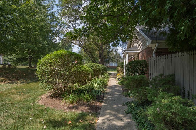 2516 East Rechter Road Bloomington, IN 47401 - Photo 4 of 30