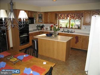 401 Timber Circle Wayne, PA 19087 - Photo 4 of 6 Kitchen