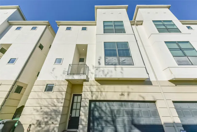 $3,000 | 1810 Thompson Street, Houston, TX 77007