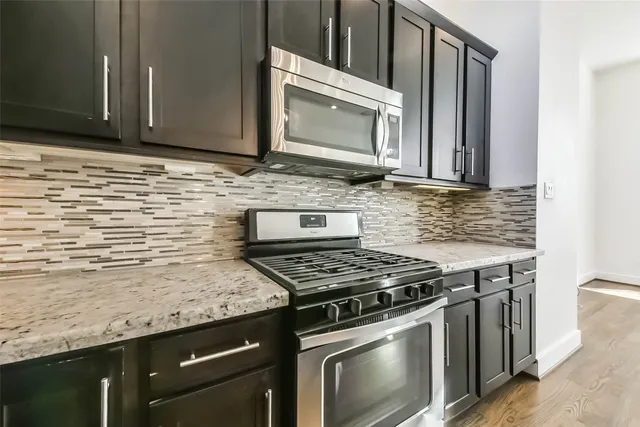 $3,000 | 1810 Thompson Street, Houston, TX 77007