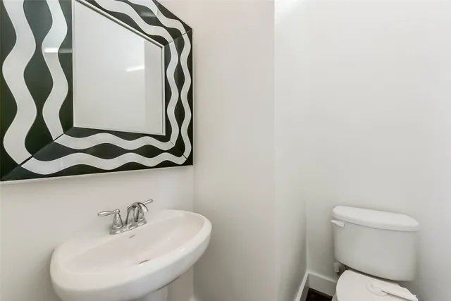 $3,000 | 1810 Thompson Street, Houston, TX 77007