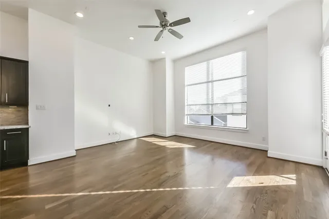 $2,900 | 1810 Thompson Street, Houston, TX 77007