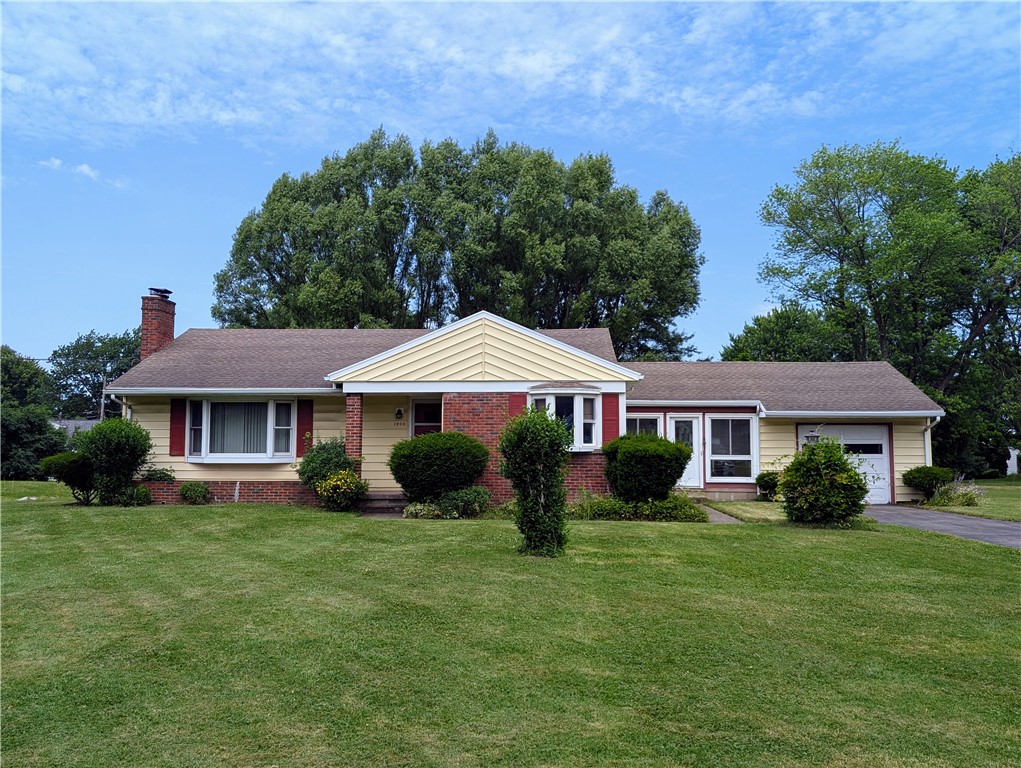 Welcome to 1900 Lehigh Station Road in Henrietta!