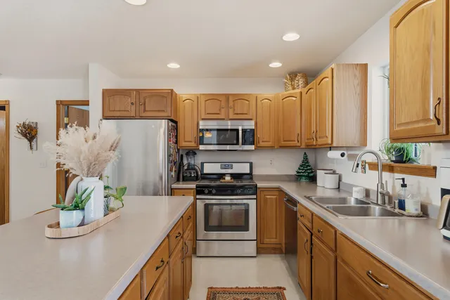 $439,900 | W21650 Coyote Lane, Caledonia, WI 54661