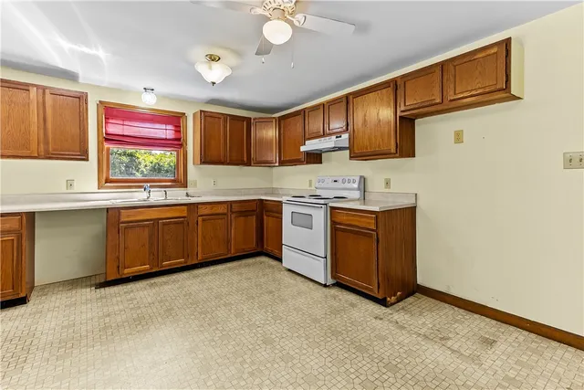 $485,000 | 5 St Mary’s Way, Warren, RI 02885