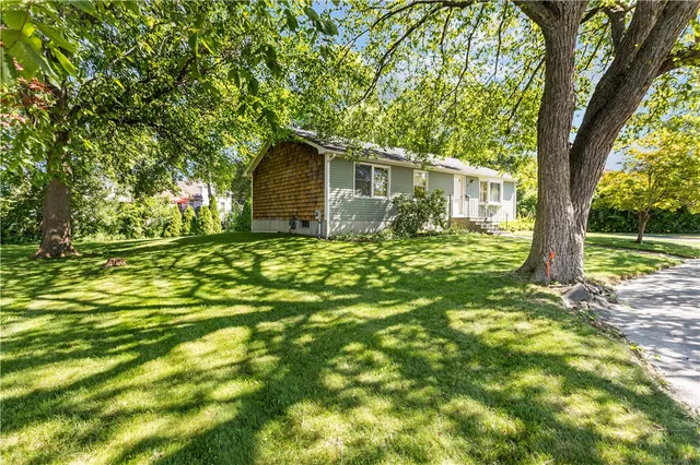 $485,000 | 5 St Mary’s Way, Warren, RI 02885