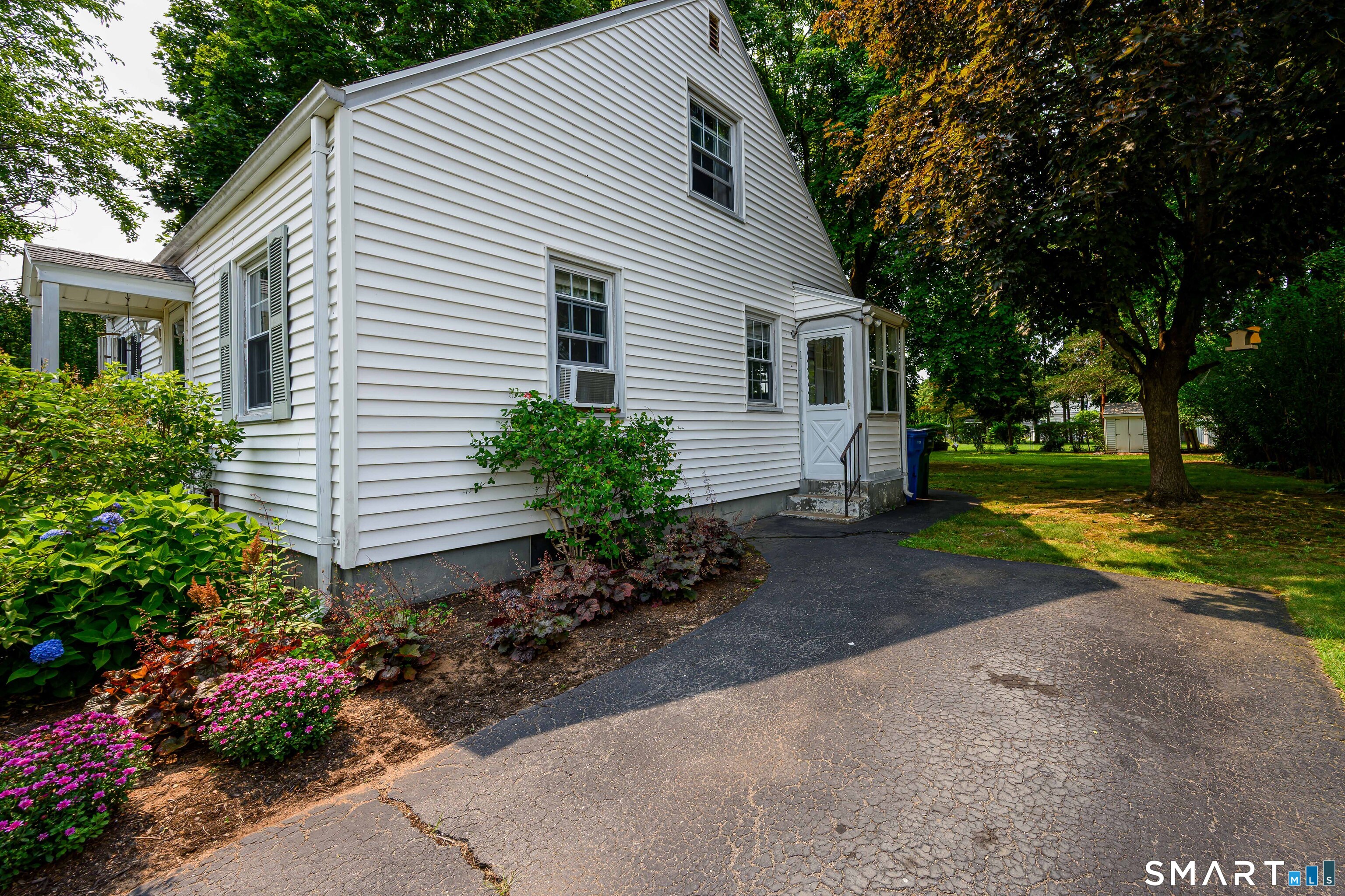 50 Albert Road Hamden, CT 06514 - Photo 2 of 33