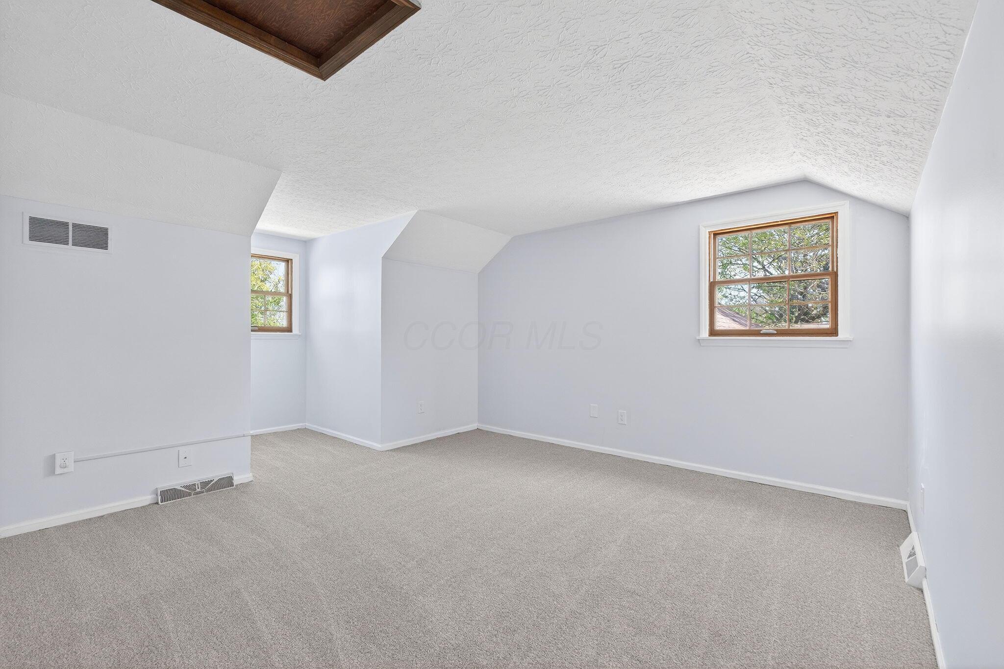 4985 Dellen Road Groveport, OH 43125 - Photo 33 of 60 4985 Dellen Rd (Interior)-40