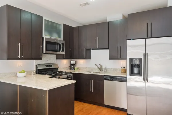 $2,300 | 1162 West Hubbard Street, Unit 104, Chicago, IL 60642