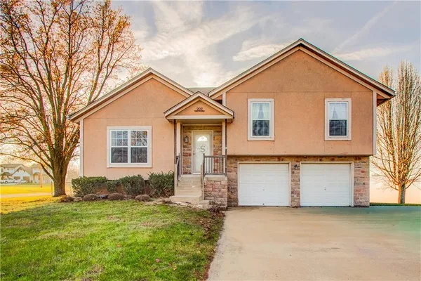 $215,000 | 202 North Texas Street, Archie, MO 64725