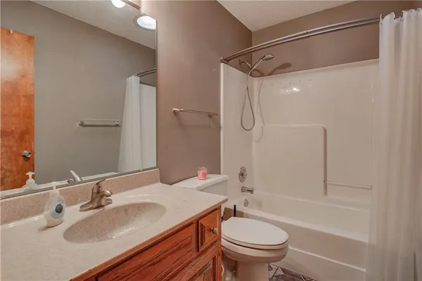 $215,000 | 202 North Texas Street, Archie, MO 64725