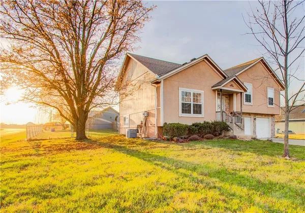 $215,000 | 202 North Texas Street, Archie, MO 64725