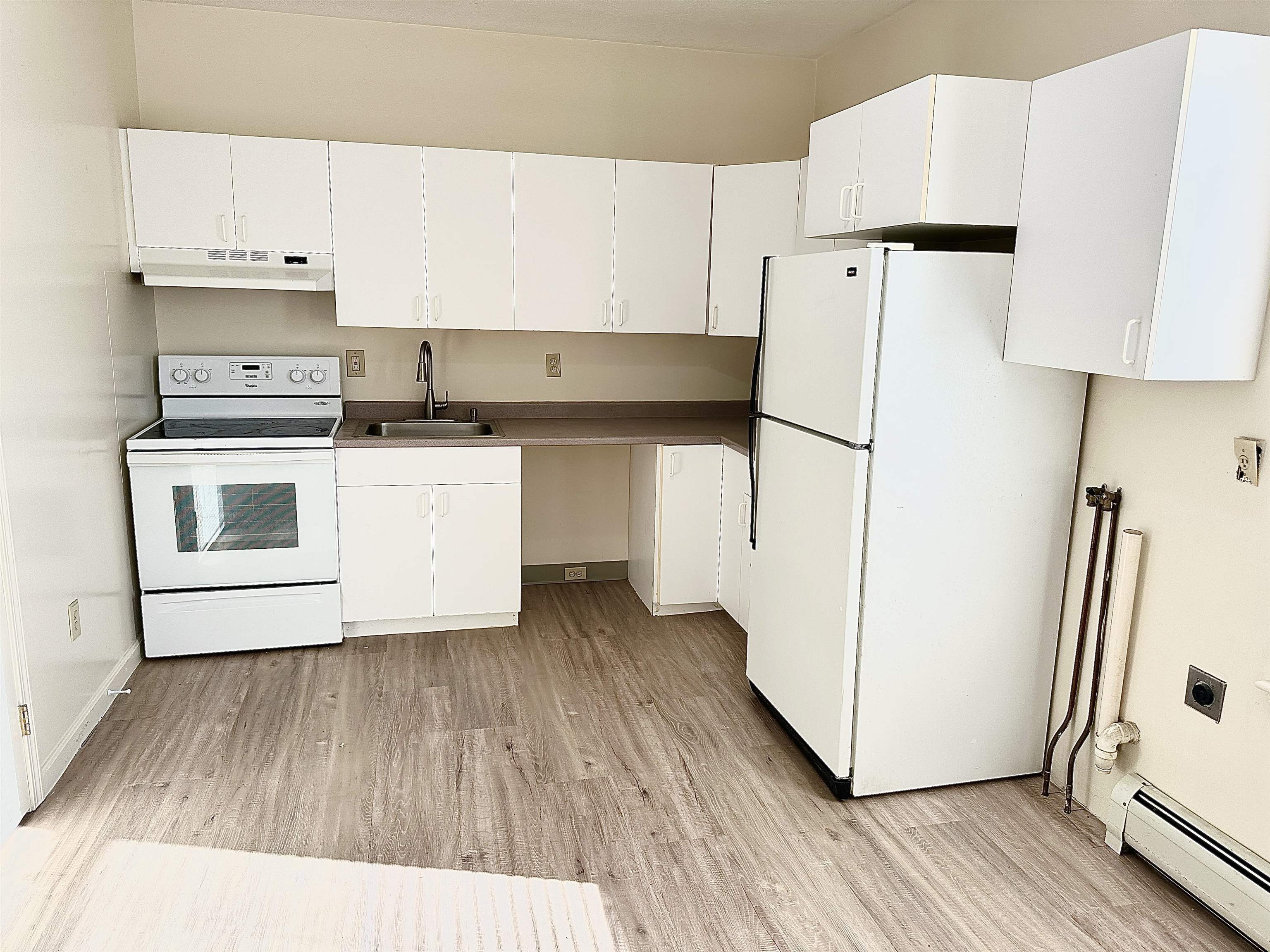 96 Palm Street Nashua, NH 03060 - Photo 2 of 12