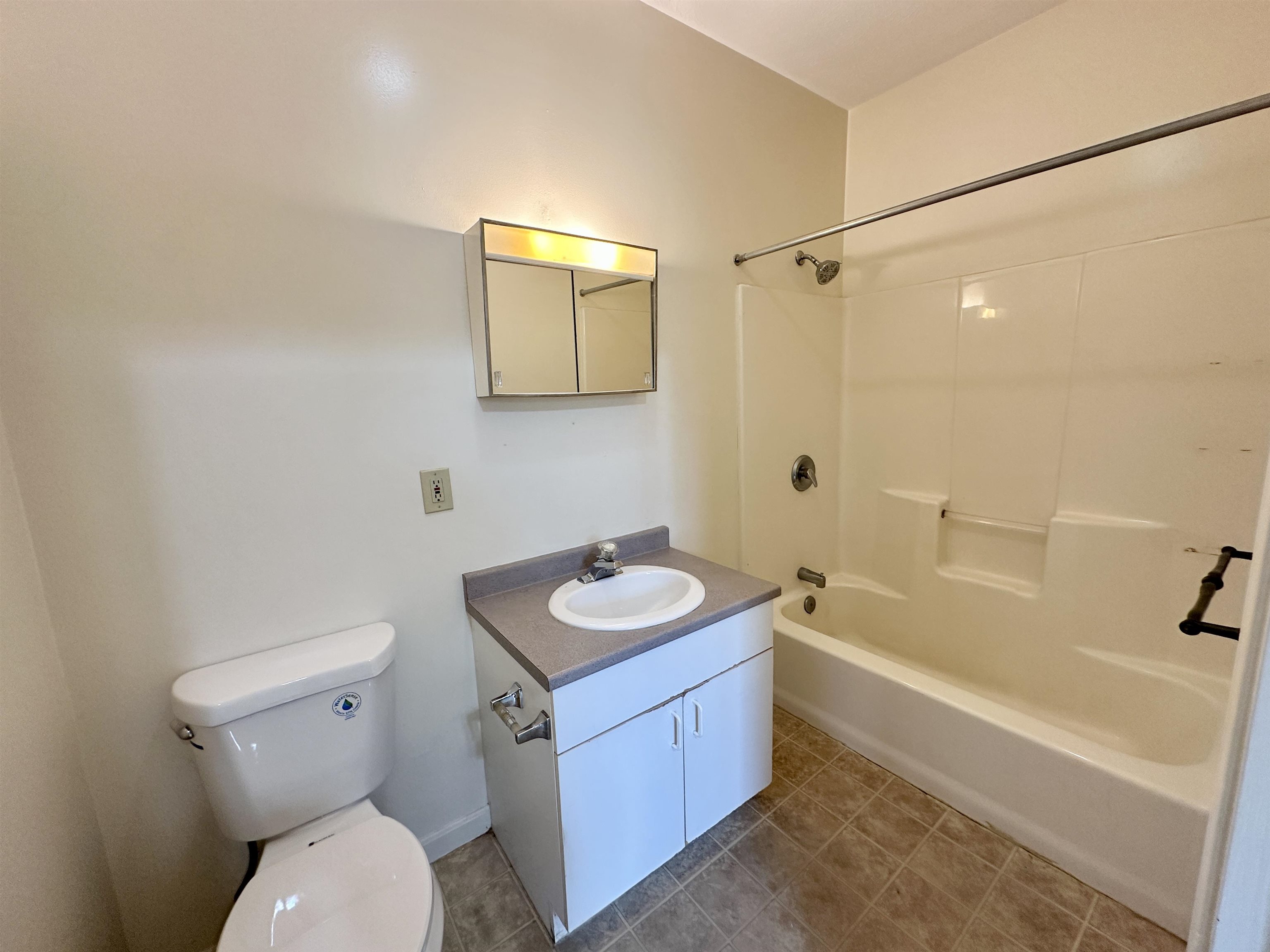 96 Palm Street Nashua, NH 03060 - Photo 10 of 12