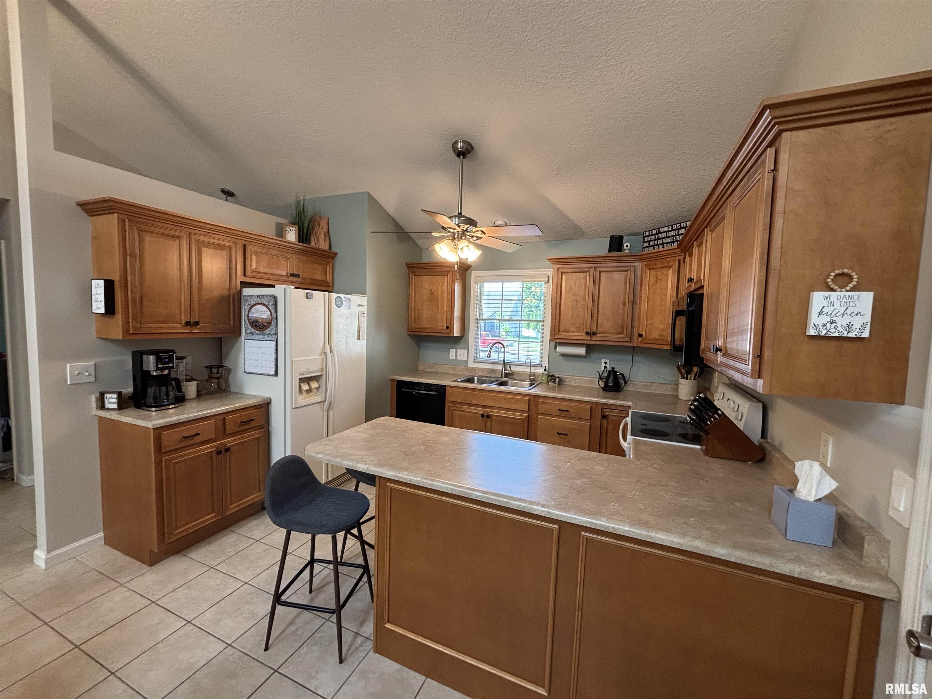 26 Elk Court Washington, IL 61571 - Photo 7 of 32