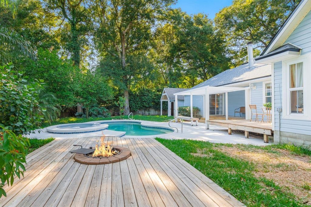 205 Shirley's Way St. Augustine, FL 32086 - Photo 37 of 56 a front view of house with yard and seating area