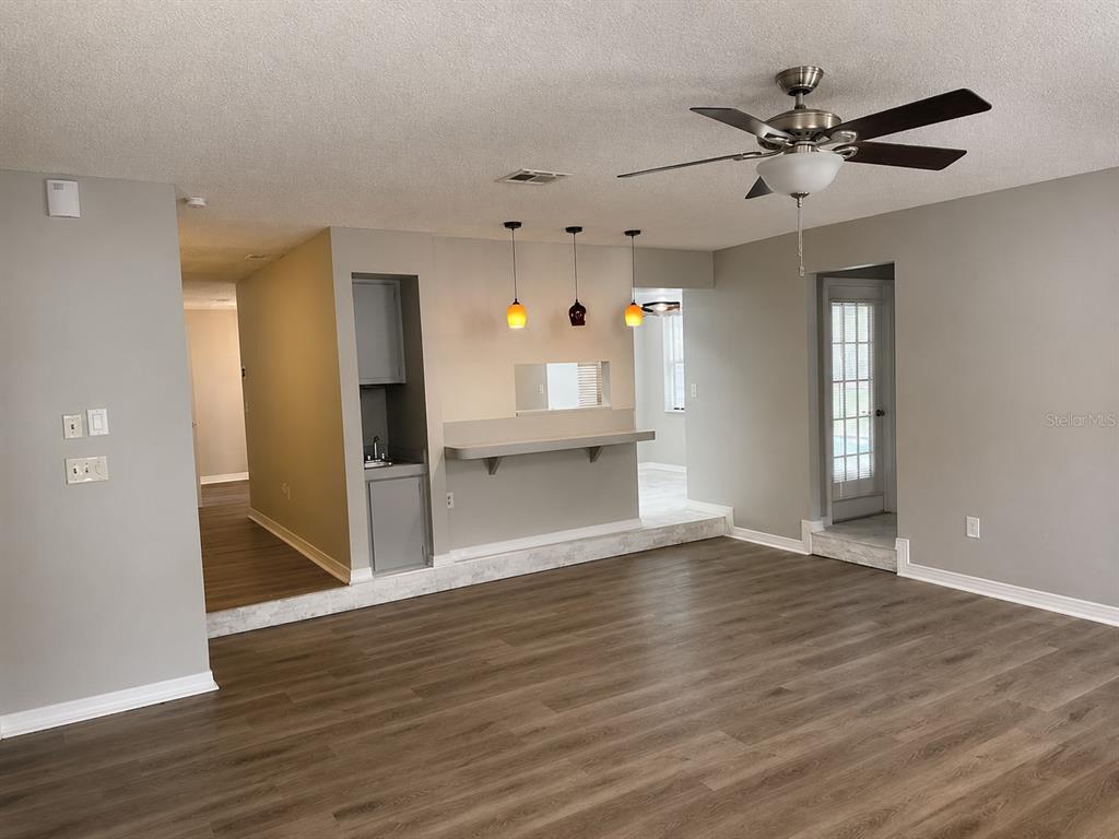 2013 Kamensky Road Clearwater, FL 33763 - Photo 5 of 27