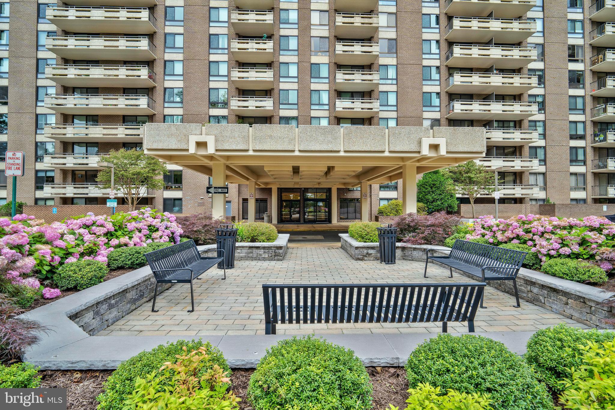 1808 Old Meadow Road, Unit 612 McLean, VA 22102 - Photo 3 of 23