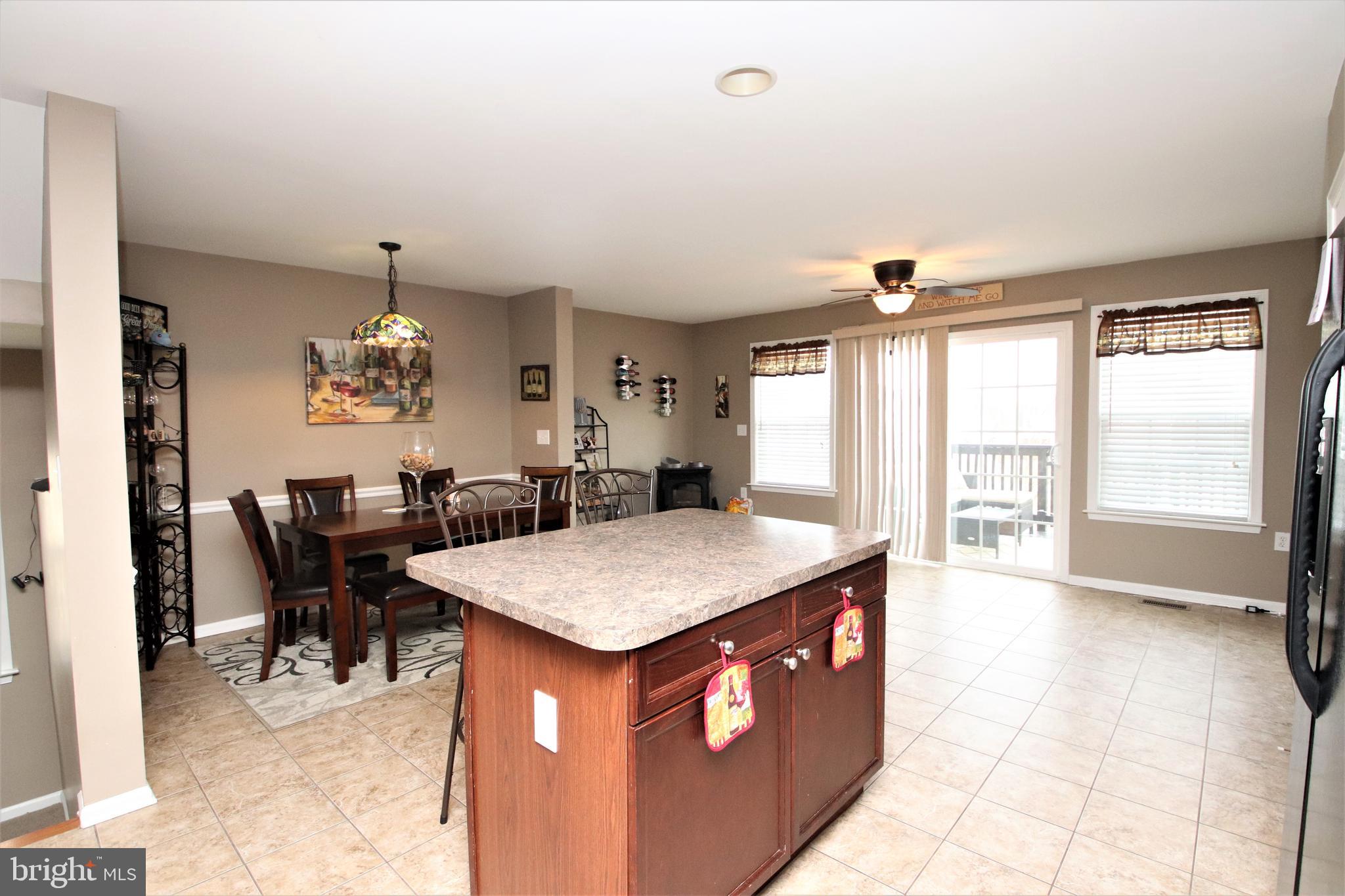 238 Rumbling Rock Road Hedgesville, WV 25427 - Photo 11 of 27 Kitchen