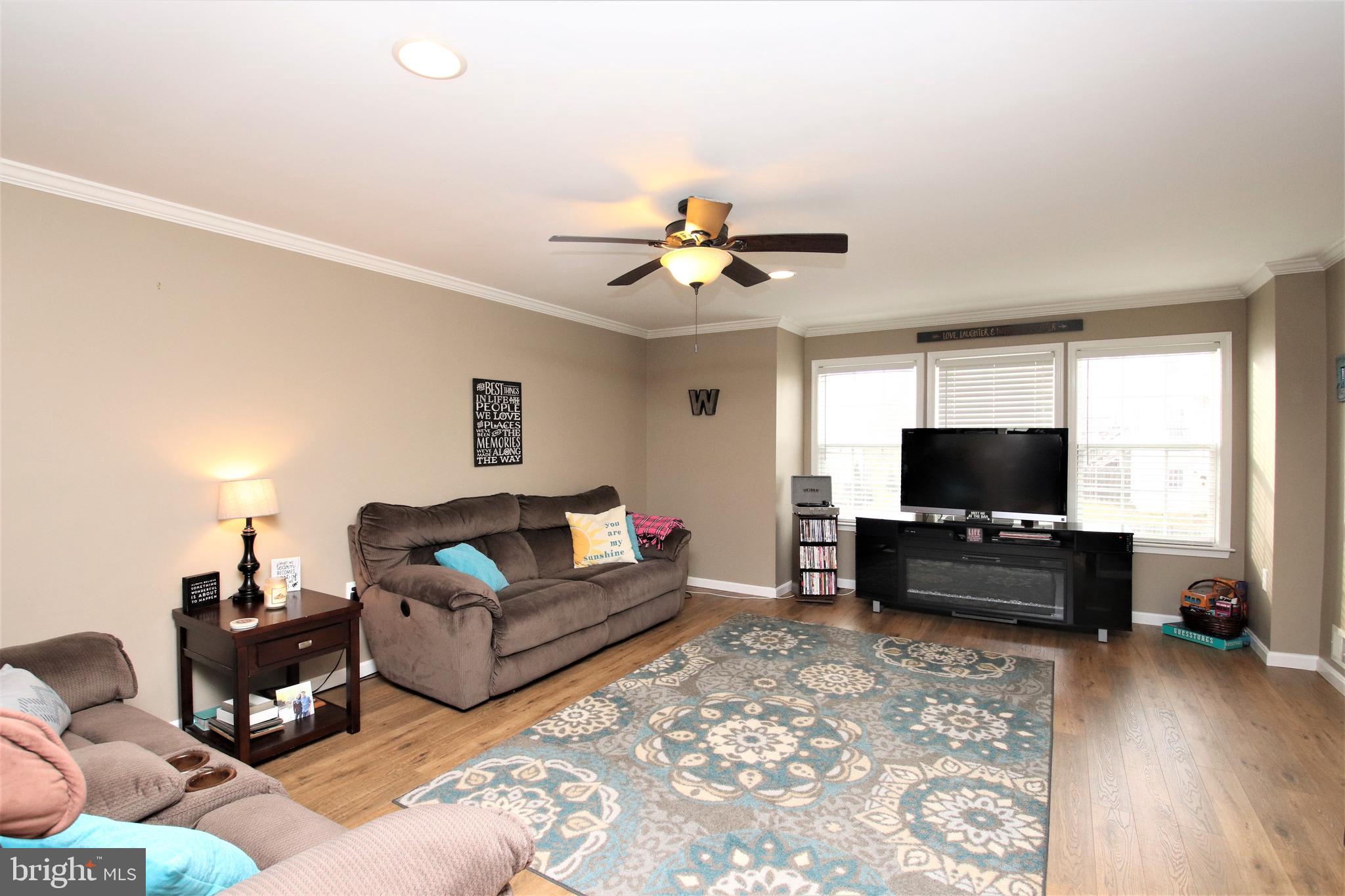 238 Rumbling Rock Road Hedgesville, WV 25427 - Photo 12 of 27 Living Room