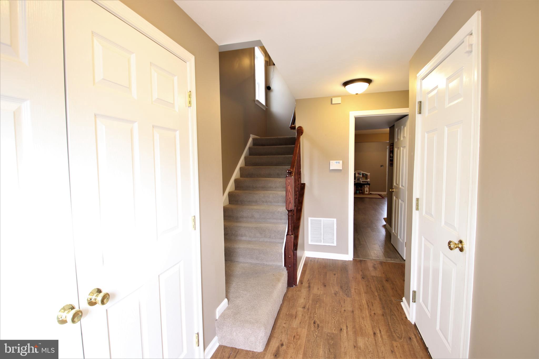 238 Rumbling Rock Road Hedgesville, WV 25427 - Photo 3 of 27 Foyer