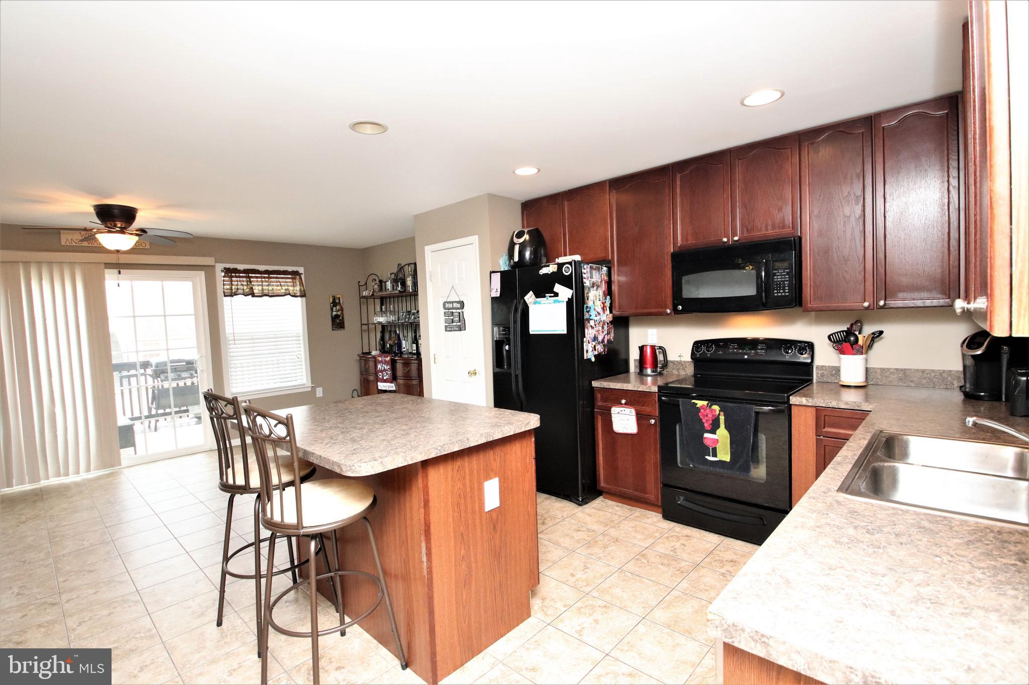 238 Rumbling Rock Road Hedgesville, WV 25427 - Photo 5 of 27 Kitchen