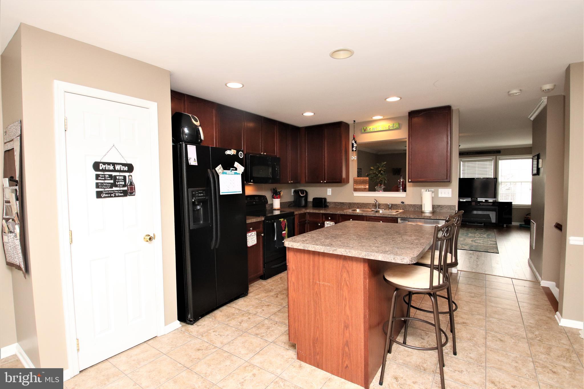 238 Rumbling Rock Road Hedgesville, WV 25427 - Photo 6 of 27 Kitchen
