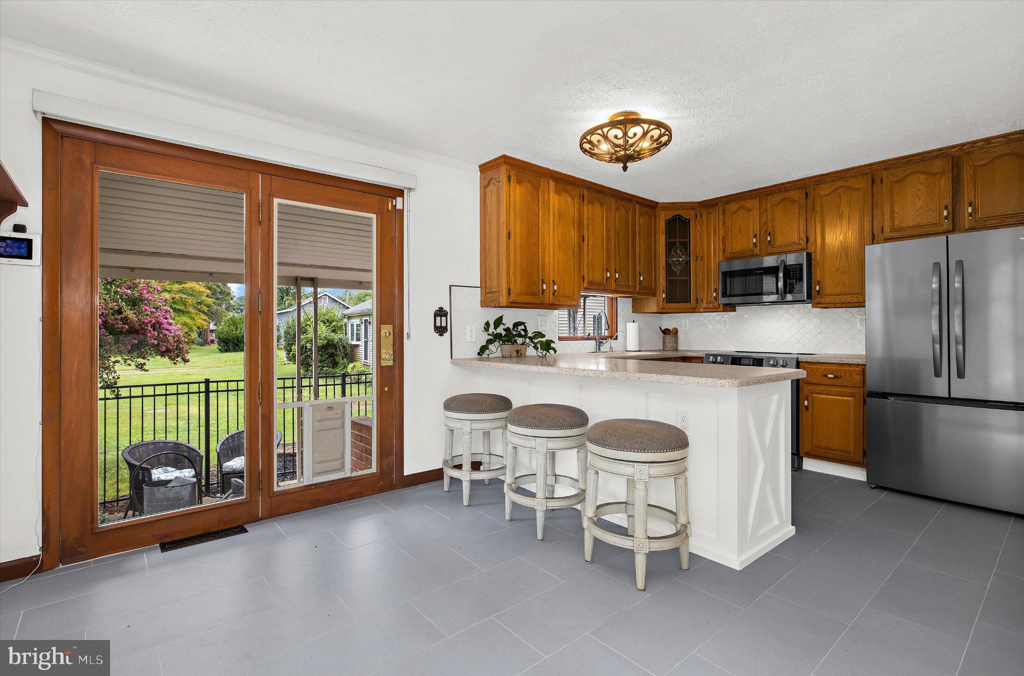 1689 Twickenham Road Pasadena, MD 21122 - Photo 11 of 57 Kitchen