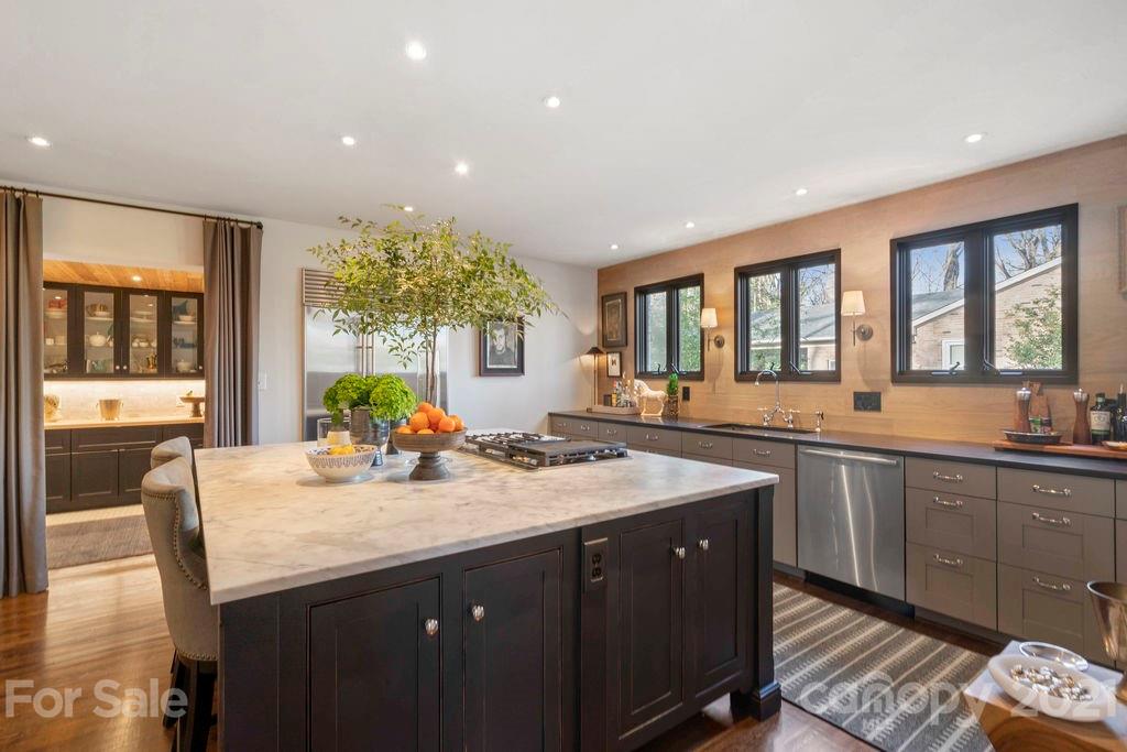 225 Chiswick Road Charlotte, NC 28211 - Photo 12 of 45 Gallery Image 12