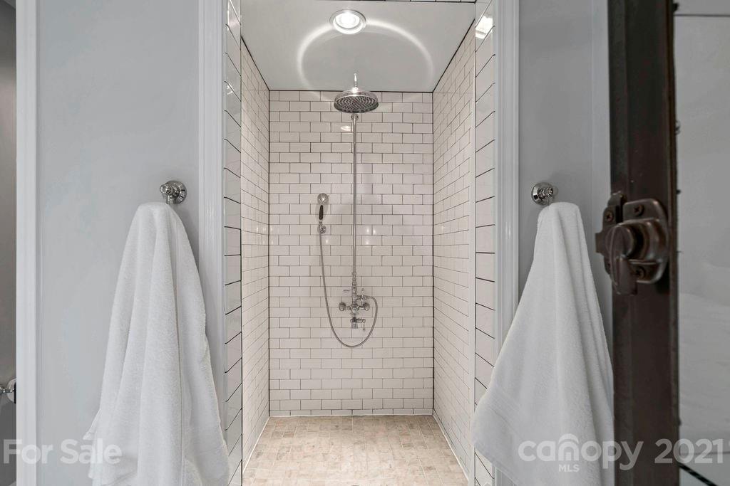 225 Chiswick Road Charlotte, NC 28211 - Photo 30 of 45 Gallery Image 30