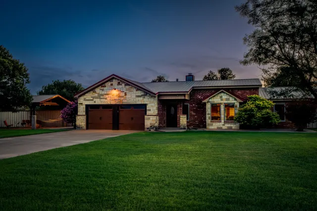 $888,000 | 7913 North Farm To Market Road 1264, Lubbock, TX 79415