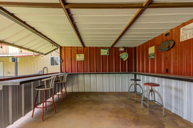 $888,000 | 7913 North Farm To Market Road 1264, Lubbock, TX 79415