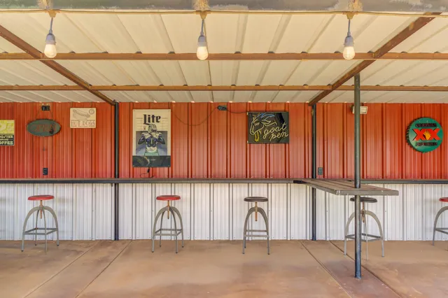 $888,000 | 7913 North Farm To Market Road 1264, Lubbock, TX 79415