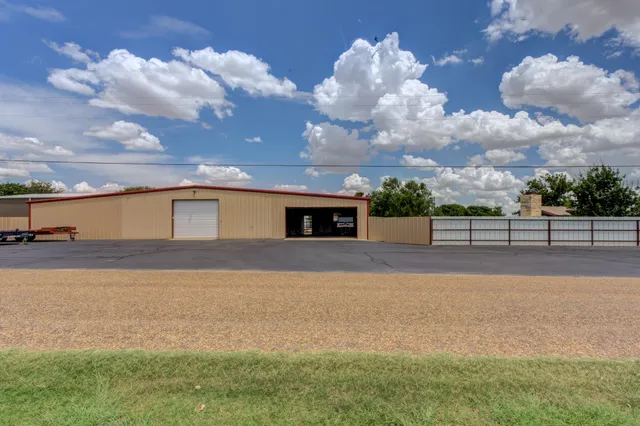 $888,000 | 7913 North Farm To Market Road 1264, Lubbock, TX 79415