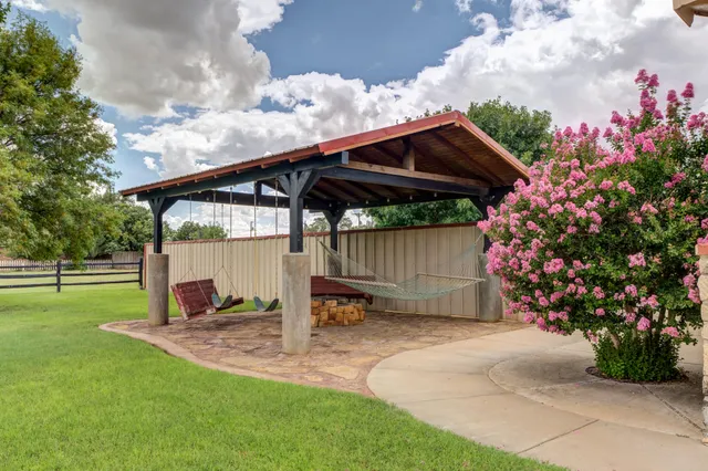 $888,000 | 7913 North Farm To Market Road 1264, Lubbock, TX 79415