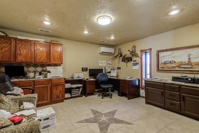 $888,000 | 7913 North Farm To Market Road 1264, Lubbock, TX 79415