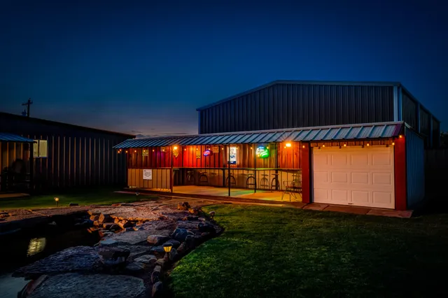 $888,000 | 7913 North Farm To Market Road 1264, Lubbock, TX 79415