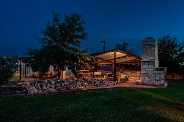 $888,000 | 7913 North Farm To Market Road 1264, Lubbock, TX 79415
