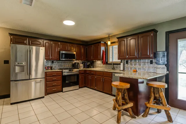 $888,000 | 7913 North Farm To Market Road 1264, Lubbock, TX 79415