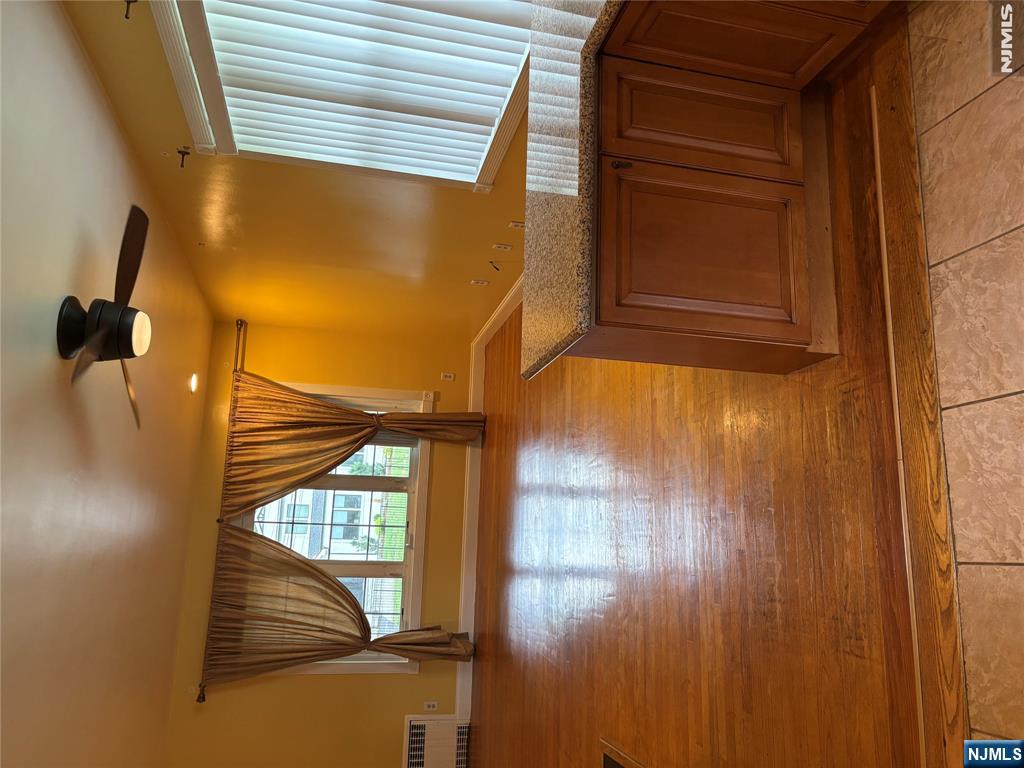 35 Knickerbocker Road Closter, NJ 07624 - Photo 4 of 11