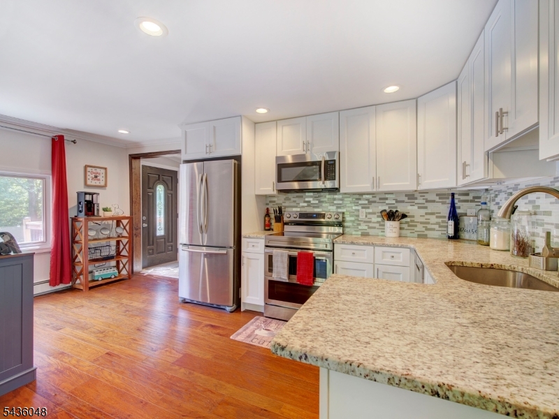 196 Bartley Road Long Valley, NJ 07853 - Photo 7 of 29