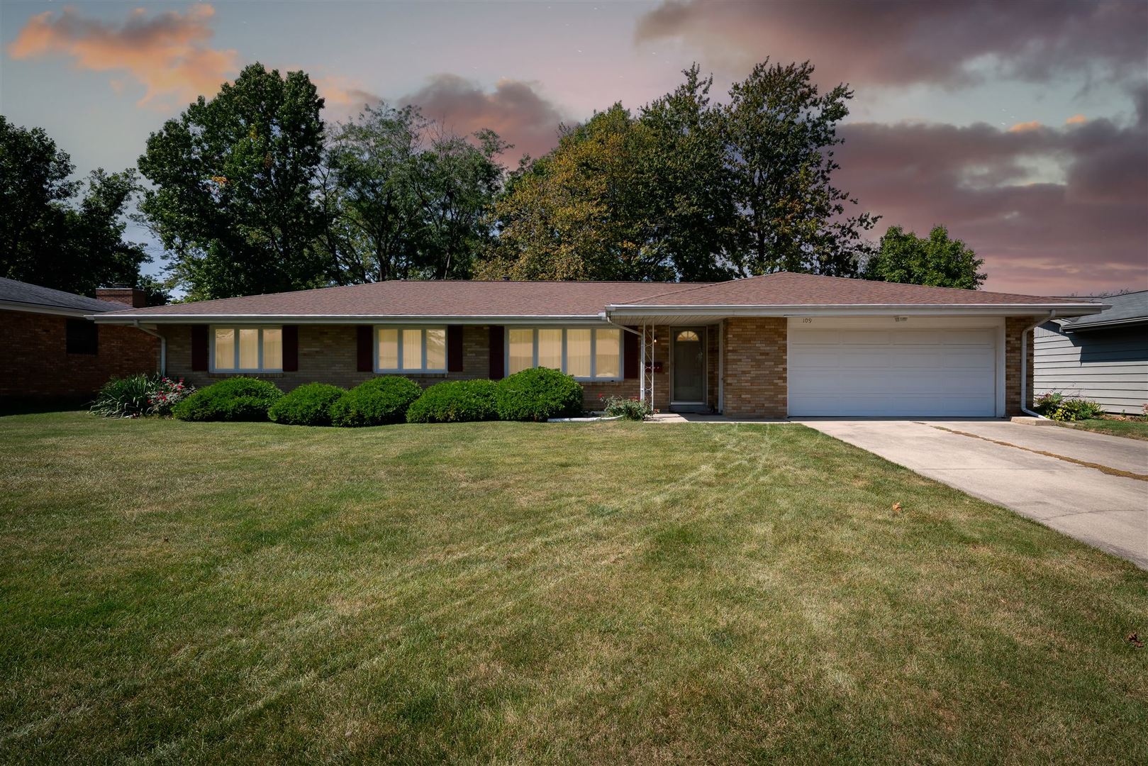 109 Riss Drive Normal, IL 61761 - Photo 1 of 27 Gallery Image 1