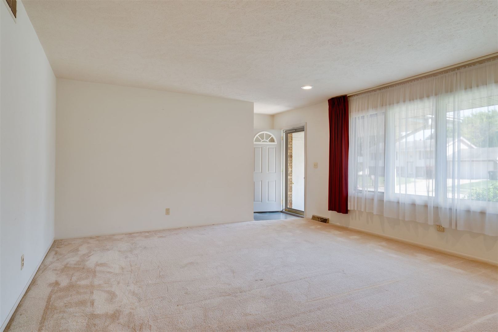 109 Riss Drive Normal, IL 61761 - Photo 3 of 27 Gallery Image 3